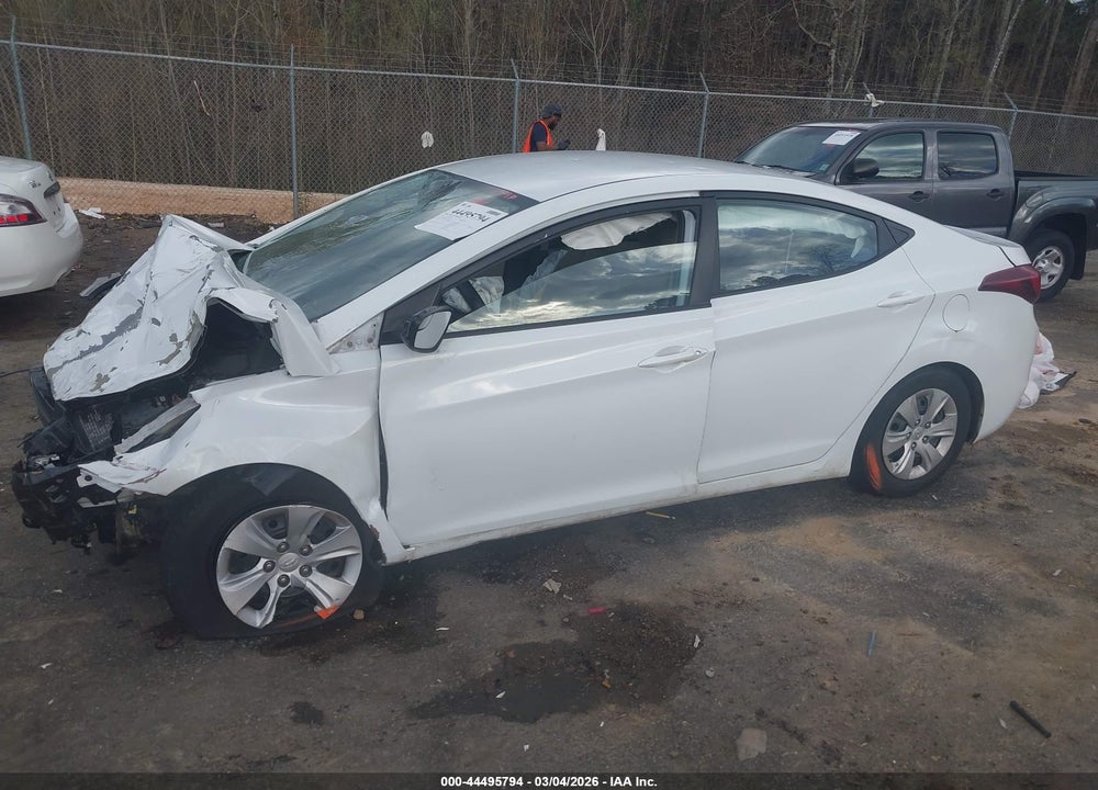 2016 HYUNDAI ELANTRA SE VIN: 5NPDH4AE9GH771386