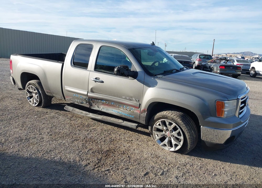 2013 GMC SIERRA 1500 SLE VIN: 1GTR1VE03DZ303592