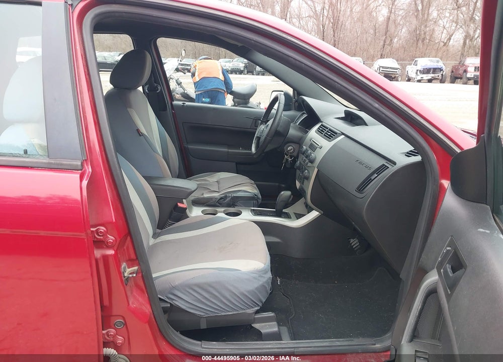 2011 FORD FOCUS SE VIN: 1FAHP3FN2BW117555