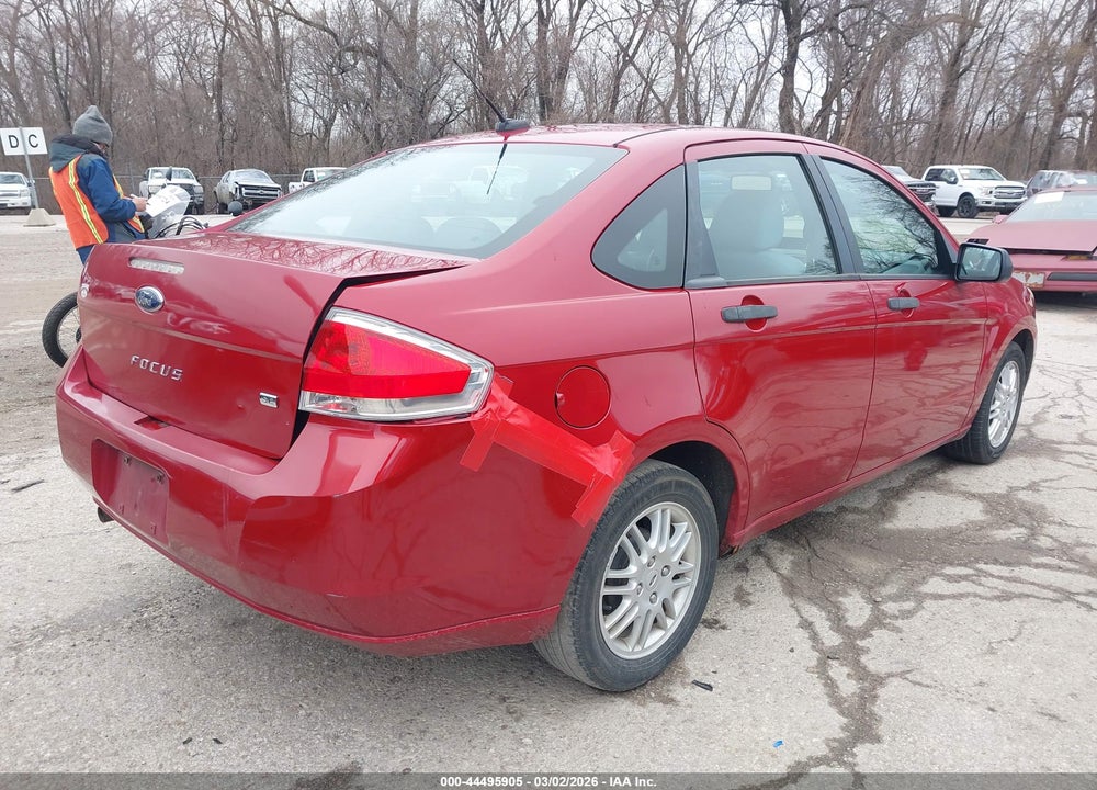 2011 FORD FOCUS SE VIN: 1FAHP3FN2BW117555