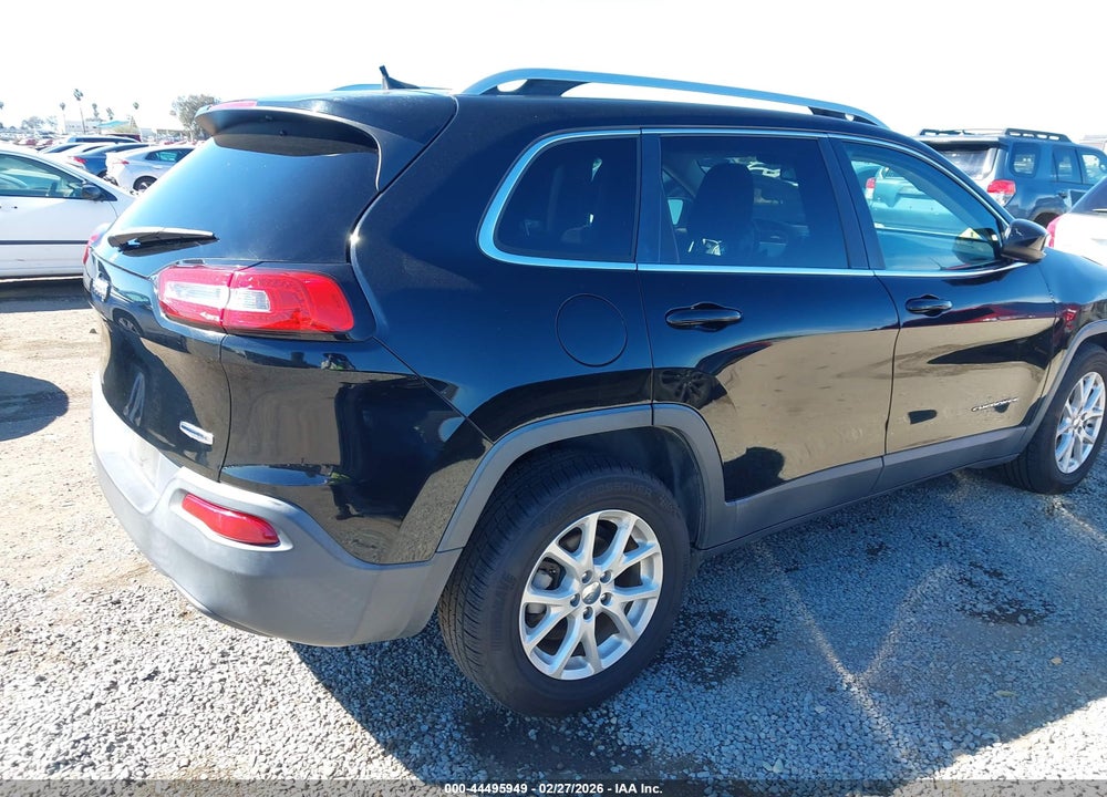 2017 JEEP CHEROKEE LATITUDE FWD VIN: 1C4PJLCBXHW517521