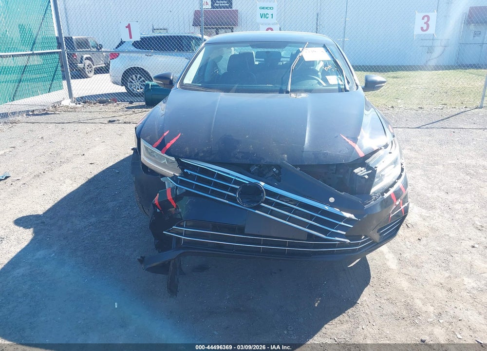 2018 VOLKSWAGEN PASSAT 2.0T R-LINE/2.0T S VIN: 1VWAA7A35JC039523