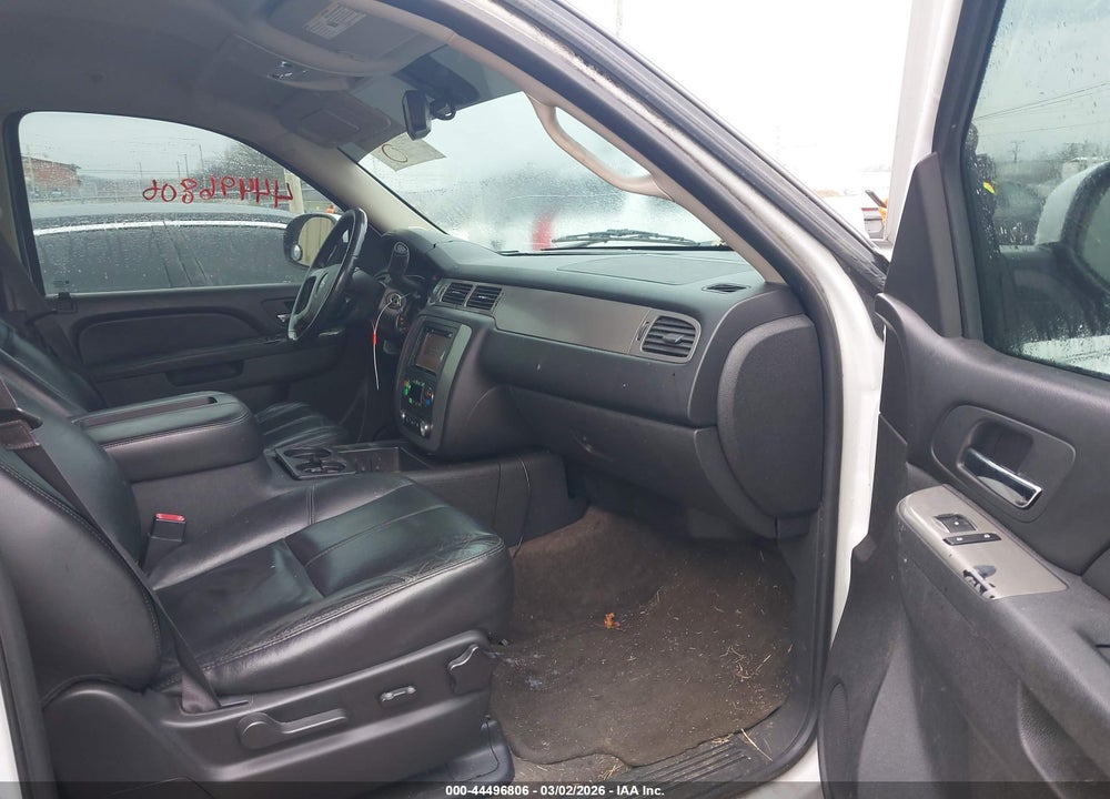 2011 CHEVROLET TAHOE LT VIN: 1GNSCBE0XBR250484