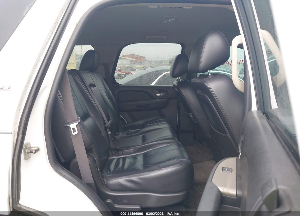 2011 CHEVROLET TAHOE LT VIN: 1GNSCBE0XBR250484