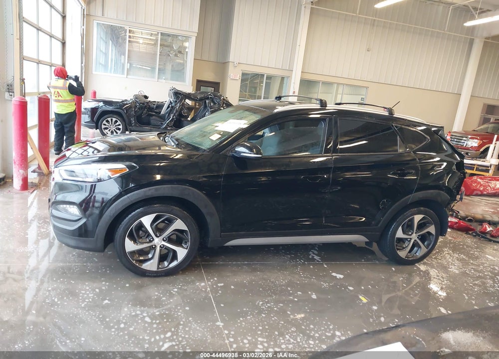 2017 HYUNDAI TUCSON SPORT VIN: KM8J33A20HU394483