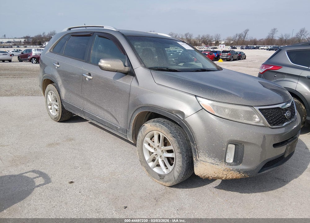2014 KIA SORENTO LX VIN: 5XYKT4A69EG480910