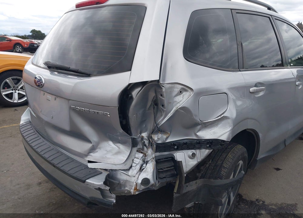 2018 SUBARU FORESTER 2.5I VIN: JF2SJABC6JH569457