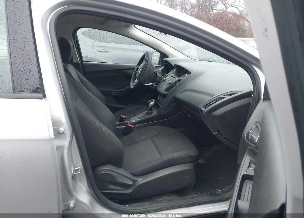 2017 FORD FOCUS SE VIN: 1FADP3K29HL346495