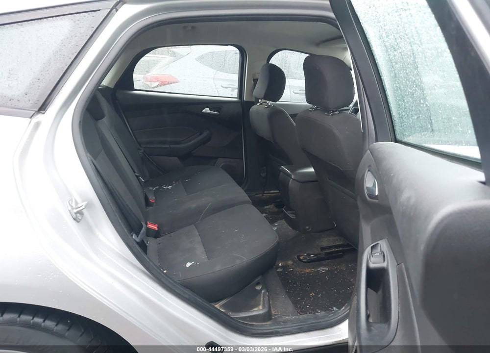 2017 FORD FOCUS SE VIN: 1FADP3K29HL346495
