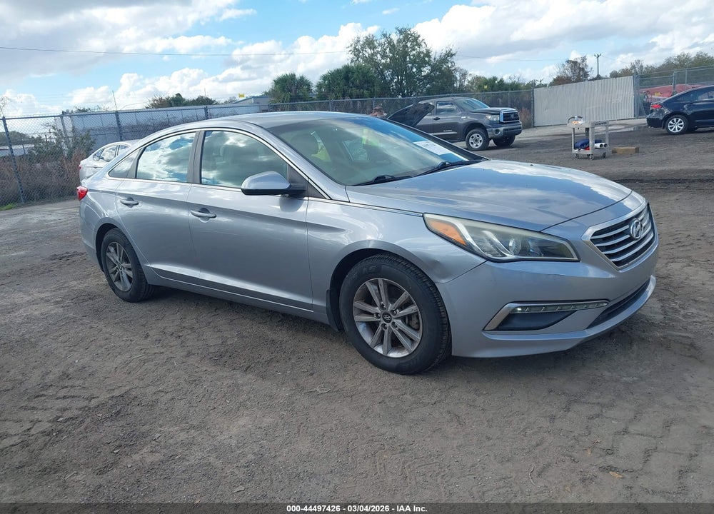 2015 HYUNDAI SONATA SE VIN: 5NPE24AF4FH198586