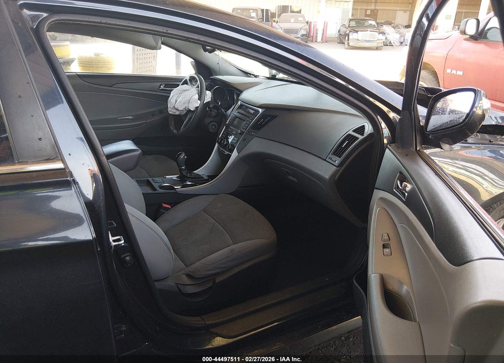 2014 HYUNDAI SONATA GLS VIN: 5NPEB4AC6EH884911