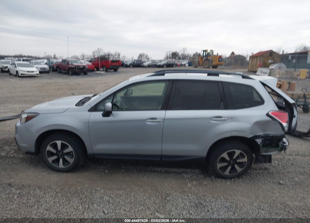 2017 SUBARU FORESTER 2.5I PREMIUM VIN: JF2SJAGC3HH553817