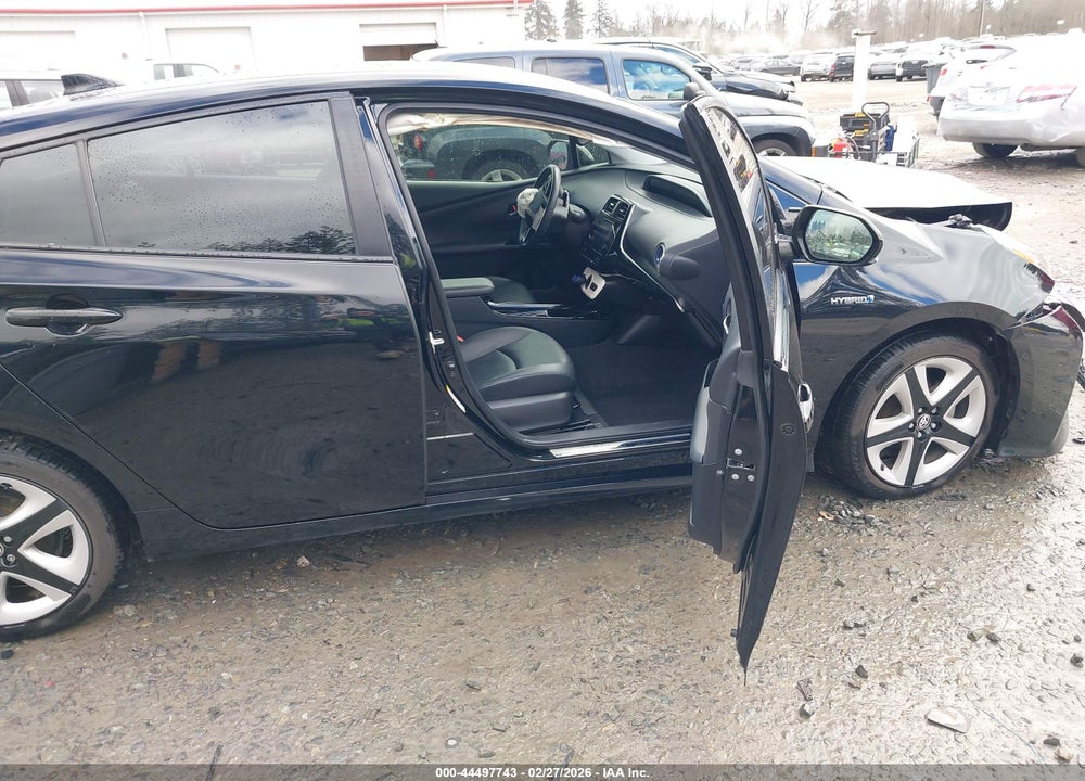 2018 TOYOTA PRIUS THREE TOURING VIN: JTDKARFU0J3059120