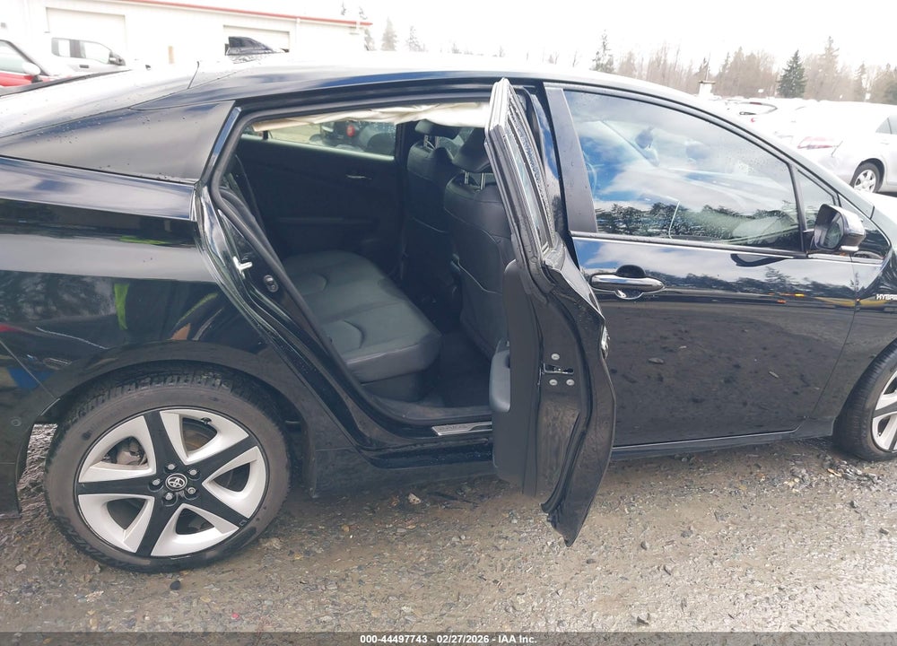 2018 TOYOTA PRIUS THREE TOURING VIN: JTDKARFU0J3059120