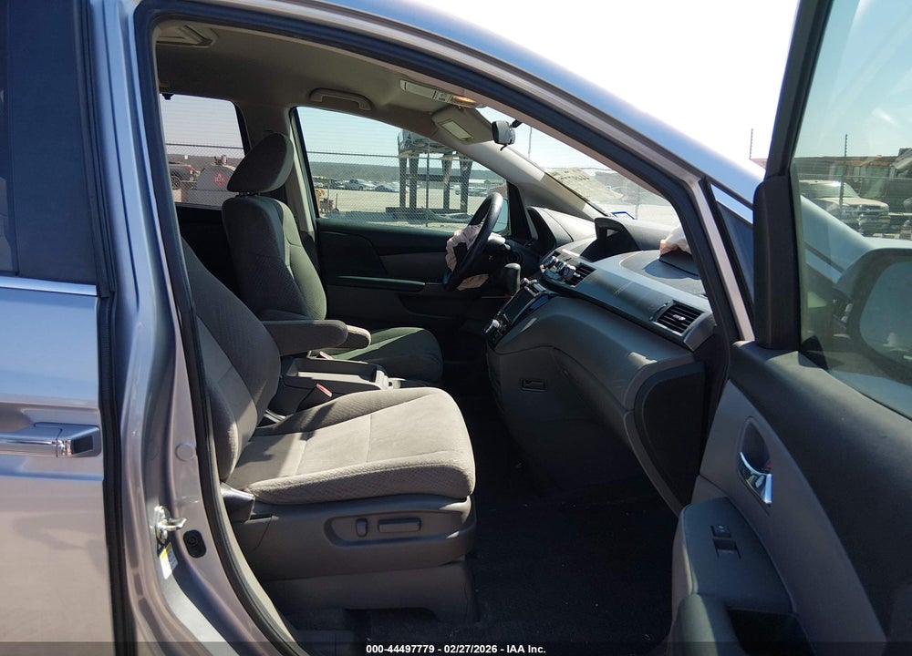 2016 HONDA ODYSSEY SE VIN: 5FNRL5H32GB029277