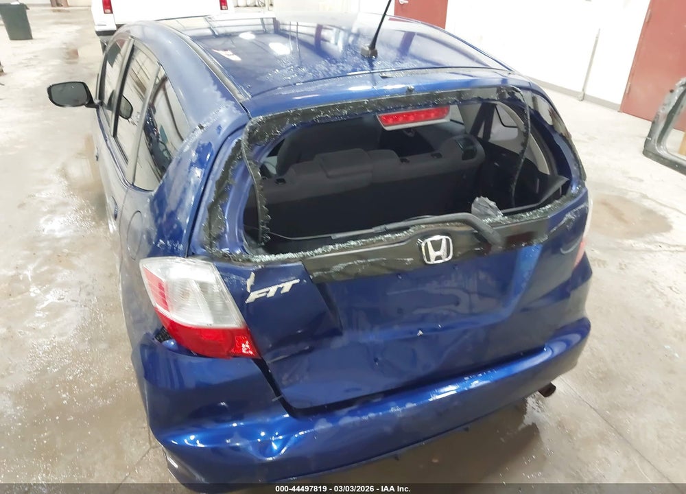 2013 HONDA FIT VIN: JHMGE8H34DC077485