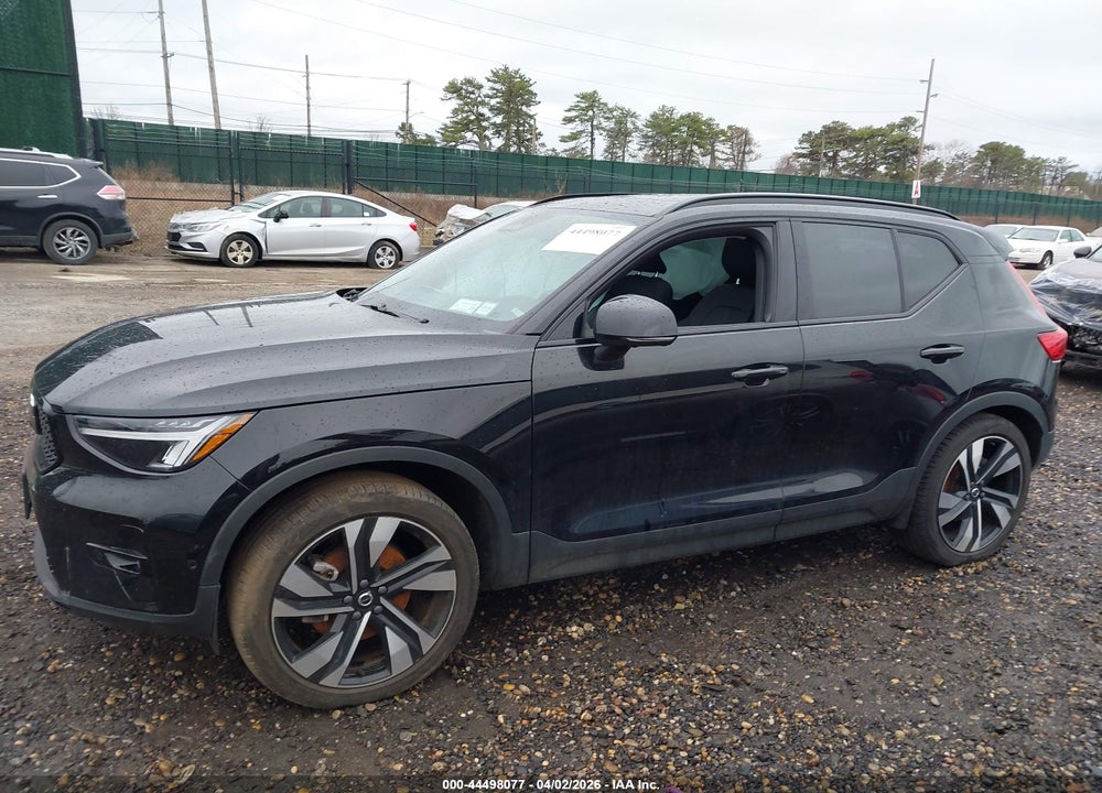 2024 VOLVO XC40 B5 PLUS DARK THEME VIN: YV4L12UL6R2345770