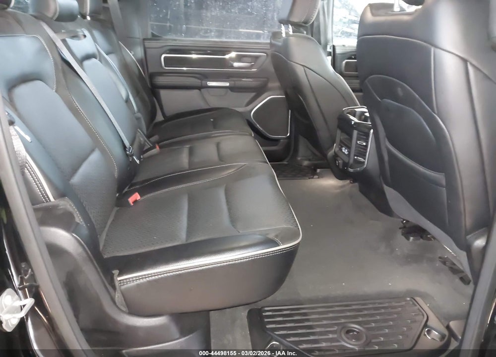 2021 RAM 1500 LAIE  4X4 5'7 BOX VIN: 1C6SRFJT5MN622975