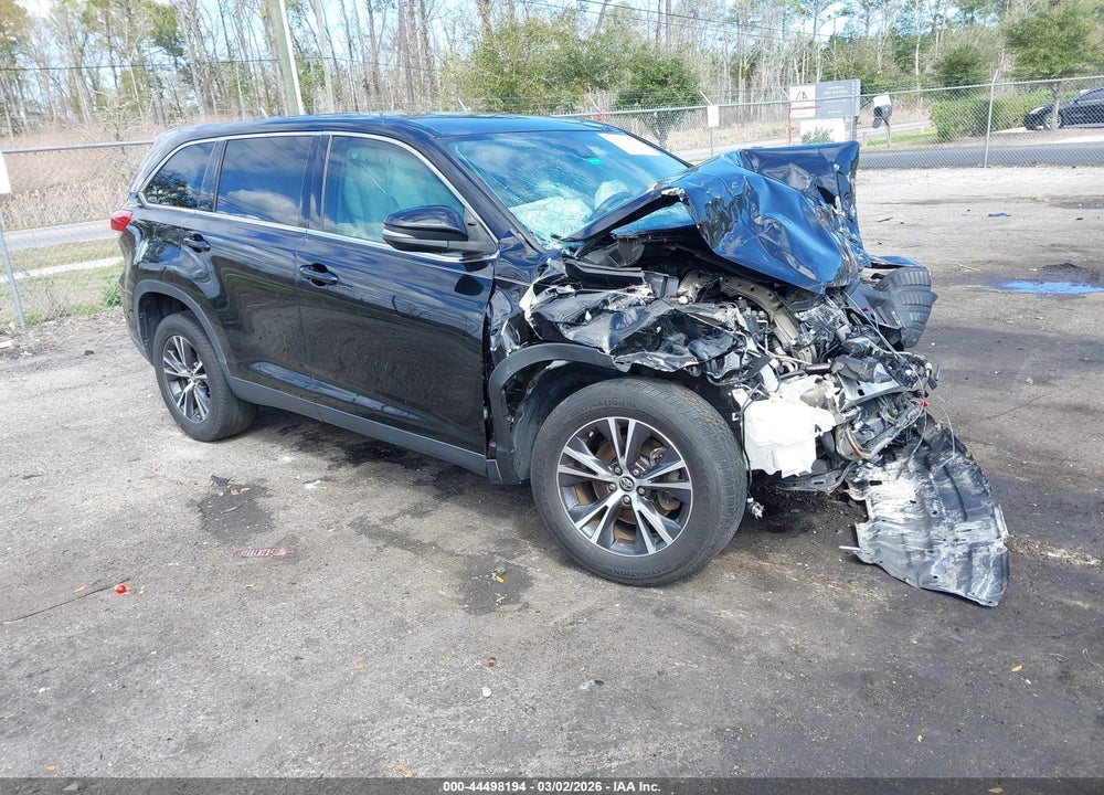 2019 TOYOTA HIGHLANDER LE VIN: 5TDZARFH1KS049097
