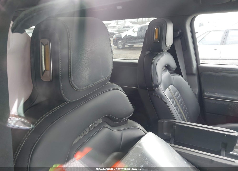 2025 RIVIAN R1S ADVENTURE DUAL MOTOR LARGE PACK/ADVENTURE DUAL MOTOR MAX PACK VIN: 7PDSGBBA4SN049092