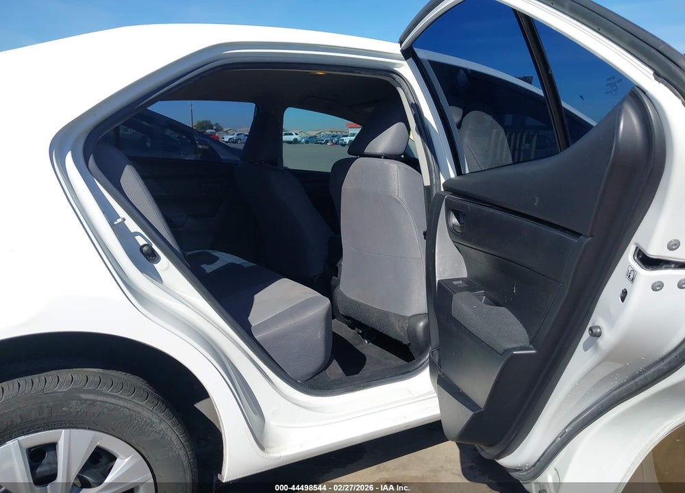 2019 TOYOTA COROLLA L VIN: 2T1BURHE3KC204348