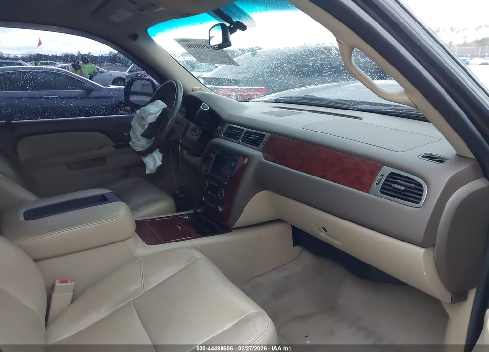 2011 CHEVROLET TAHOE LTZ VIN: 1GNSCCE00BR241203