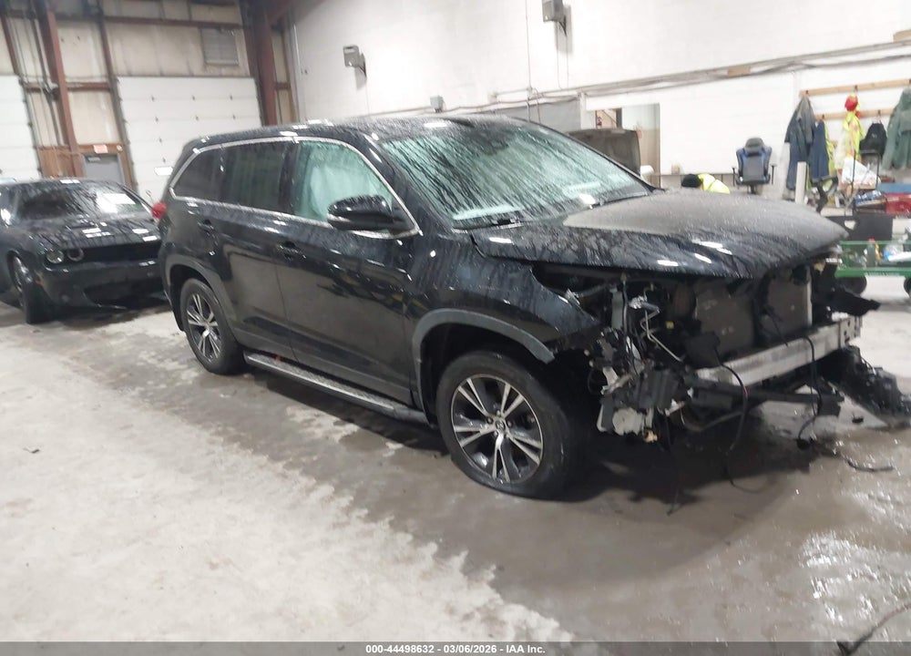 2019 TOYOTA HIGHLANDER LE VIN: 5TDBZRFH8KS976348