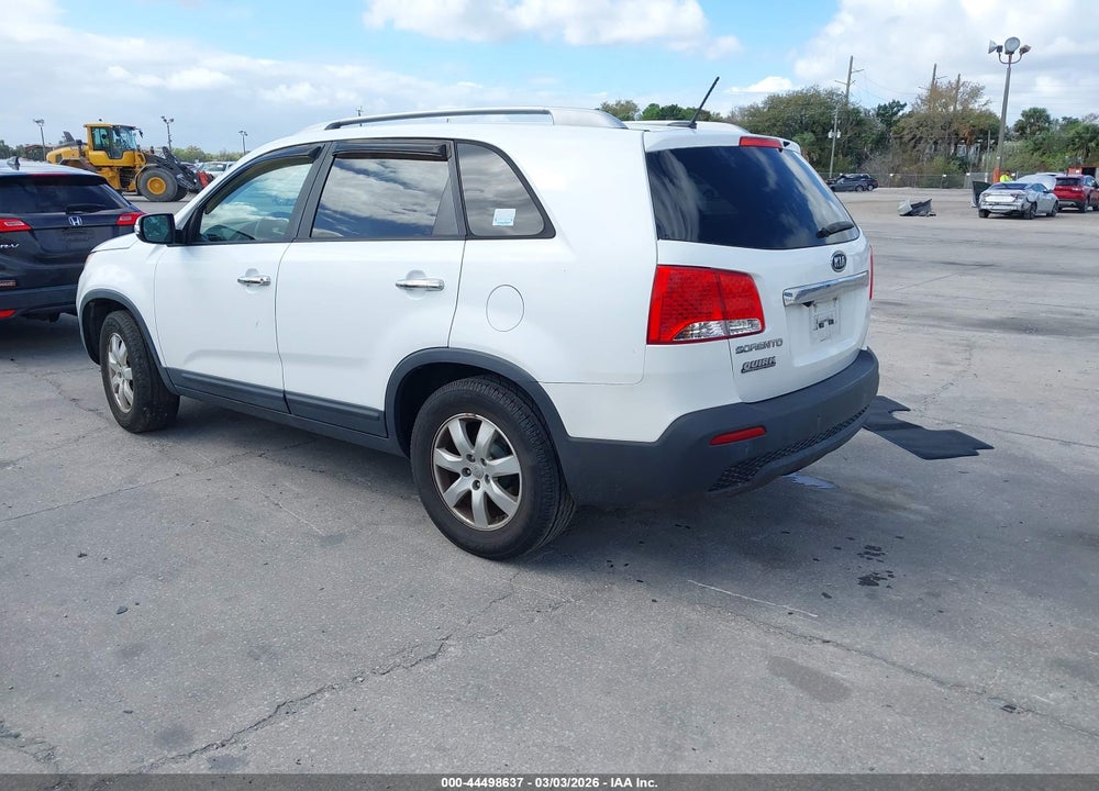 2013 KIA SORENTO LX VIN: 5XYKT3A66DG352195