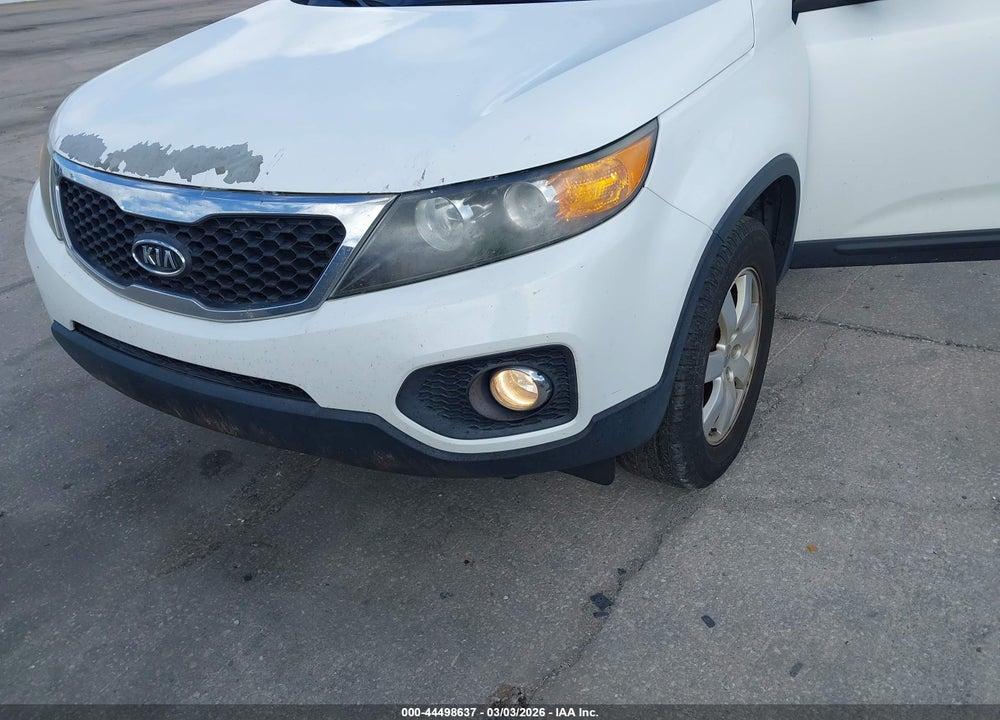 2013 KIA SORENTO LX VIN: 5XYKT3A66DG352195