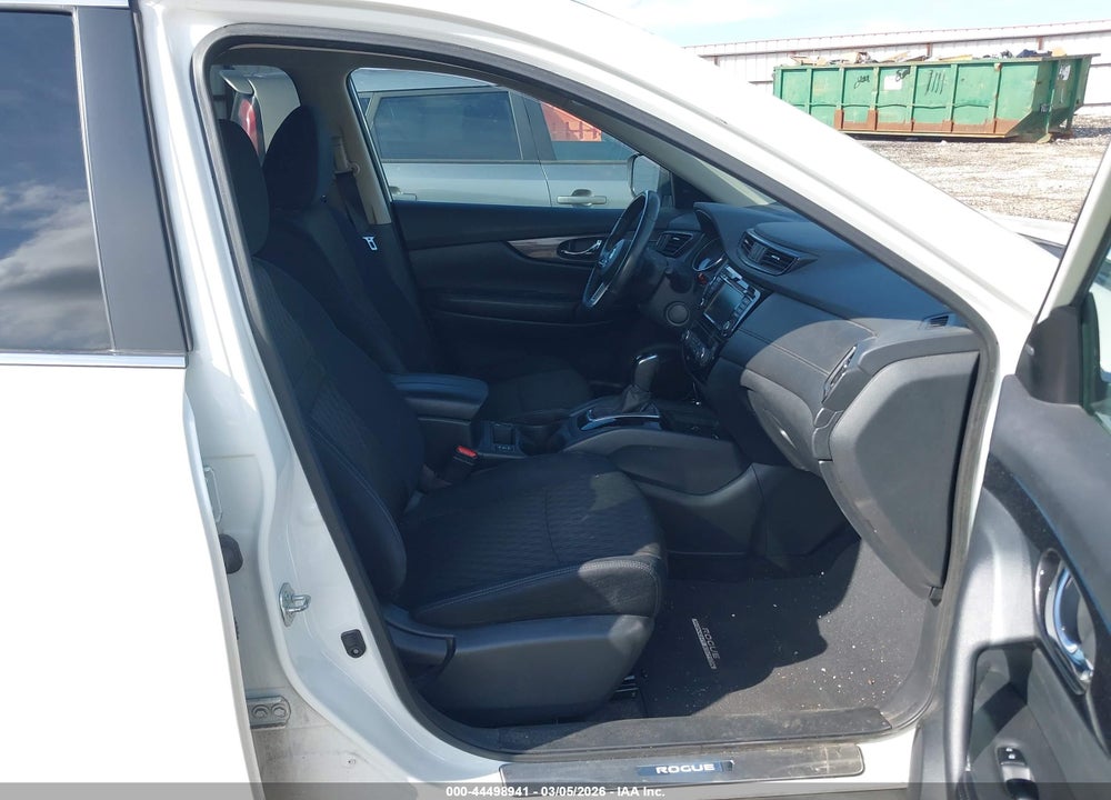 2018 NISSAN ROGUE SV VIN: 5N1AT2MV2JC741260