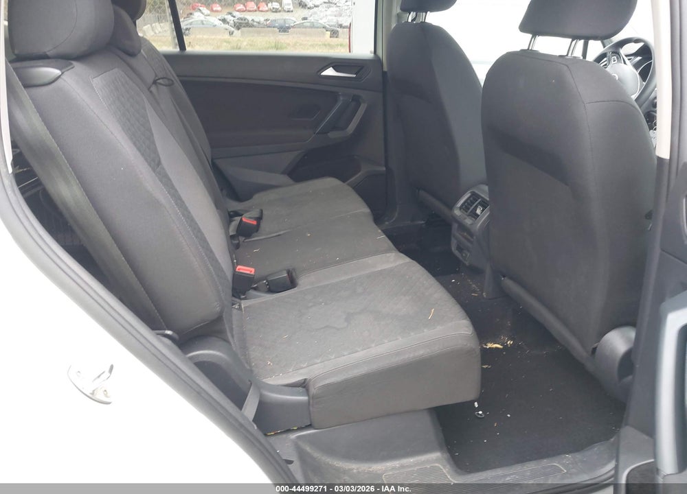 2019 VOLKSWAGEN TIGUAN VIN: 3VV1B7AX2KM139549