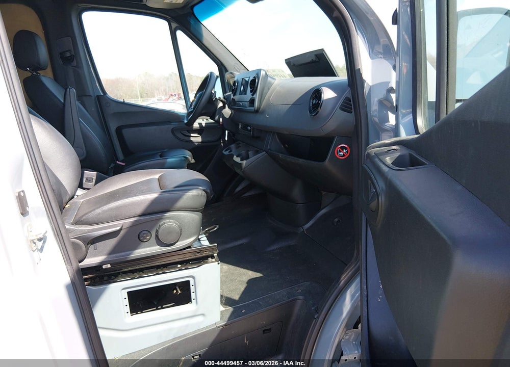 2019 MERCEDES-BENZ SPRINTER HIGH ROOF I4 VIN: WD4PF1ED2KT013497