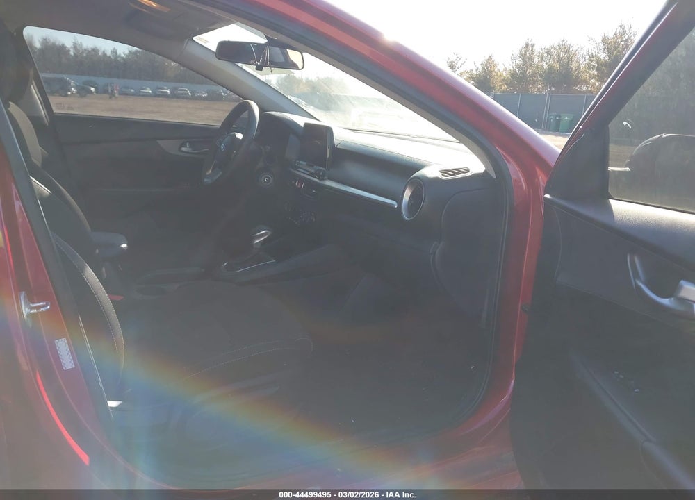 2019 KIA FORTE LXS VIN: 3KPF24AD0KE112255