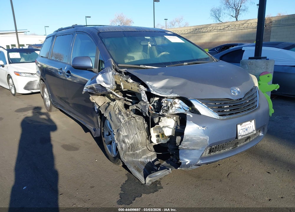 2013 TOYOTA SIENNA LE V6 8 PASSENGER VIN: 5TDKK3DC7DS345313
