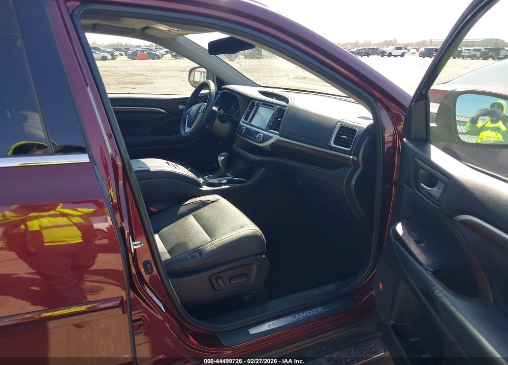 2015 TOYOTA HIGHLANDER LIMITED V6 VIN: 5TDYKRFH5FS085535
