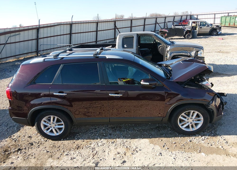 2014 KIA SORENTO LX VIN: 5XYKT4A62EG493983