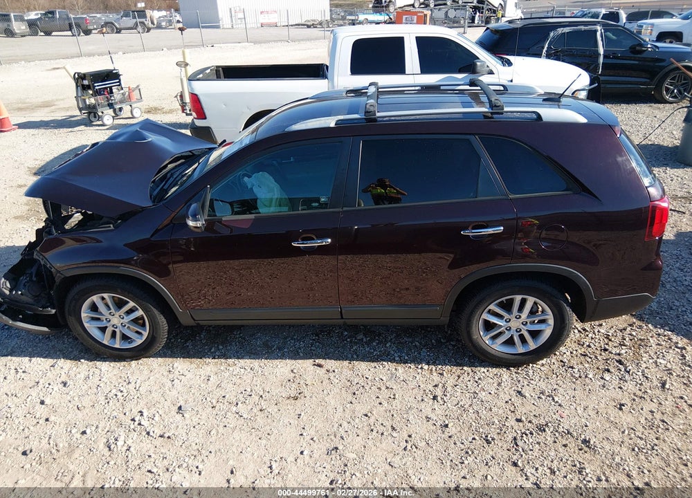 2014 KIA SORENTO LX VIN: 5XYKT4A62EG493983