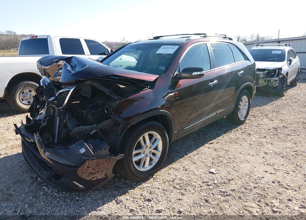 2014 KIA SORENTO LX VIN: 5XYKT4A62EG493983
