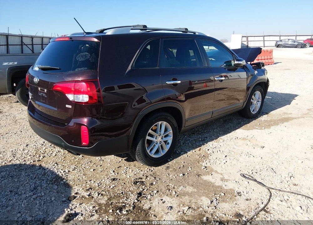 2014 KIA SORENTO LX VIN: 5XYKT4A62EG493983