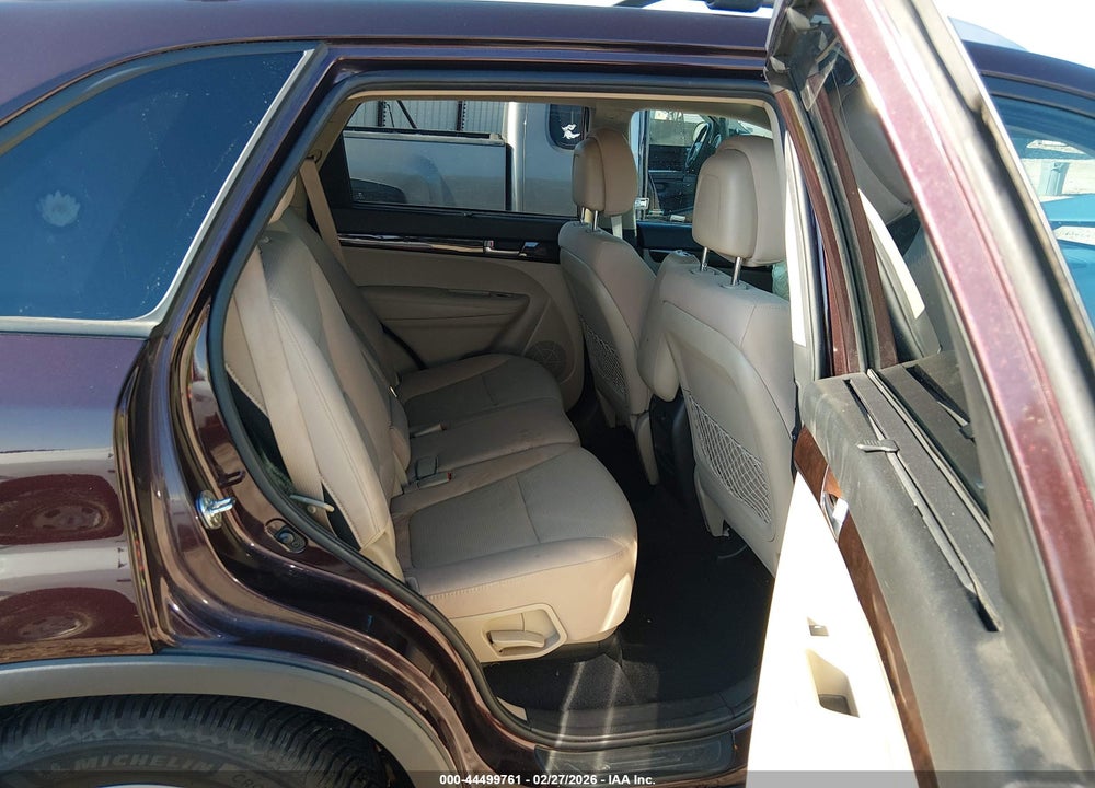2014 KIA SORENTO LX VIN: 5XYKT4A62EG493983