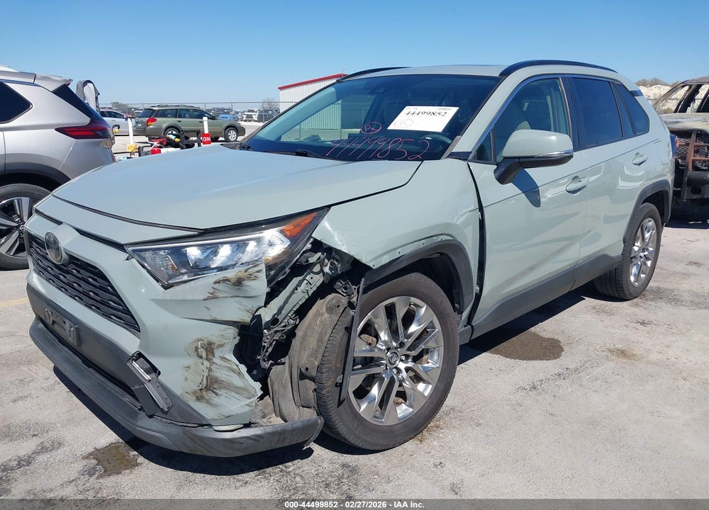 2019 TOYOTA RAV4 XLE PREMIUM VIN: JTMC1RFVXKD018258