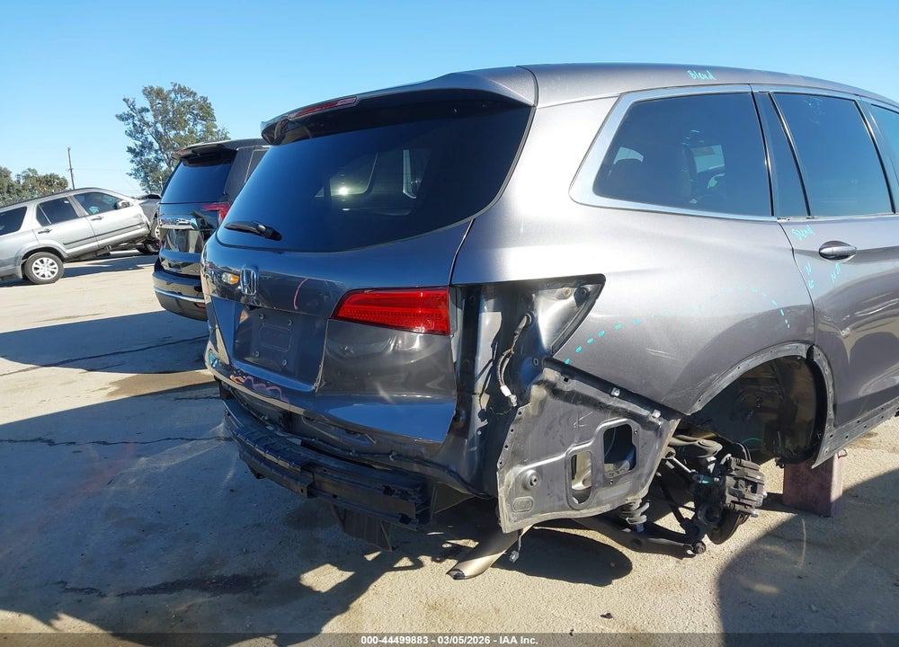 2018 HONDA PILOT EX VIN: 5FNYF5H34JB026469