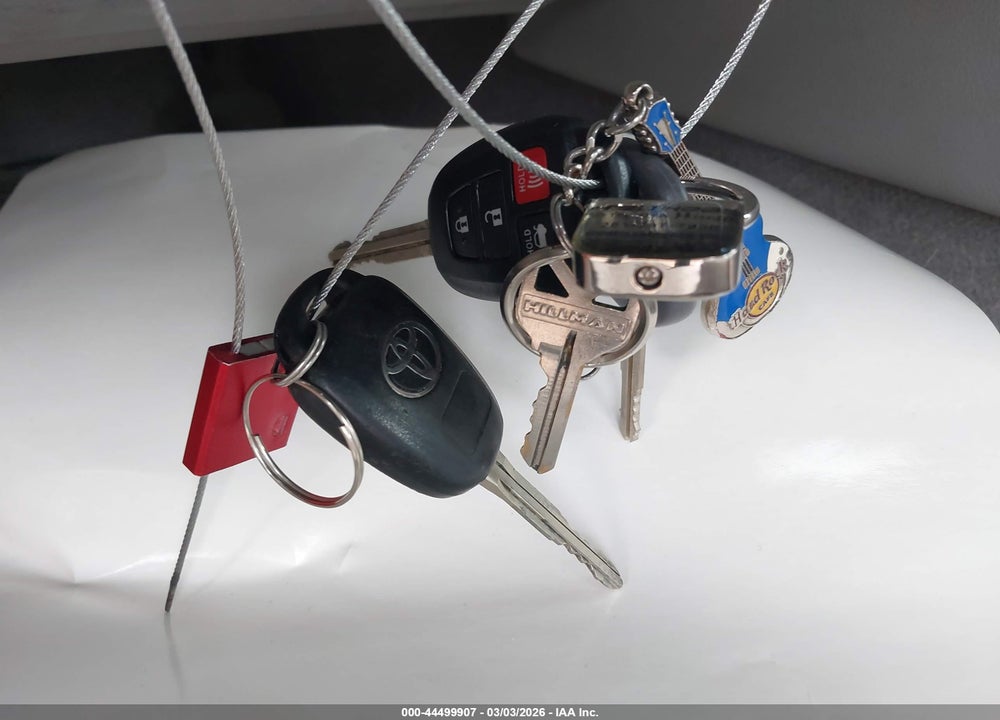 2017 TOYOTA CAMRY LE VIN: 4T1BF1FK4HU333615