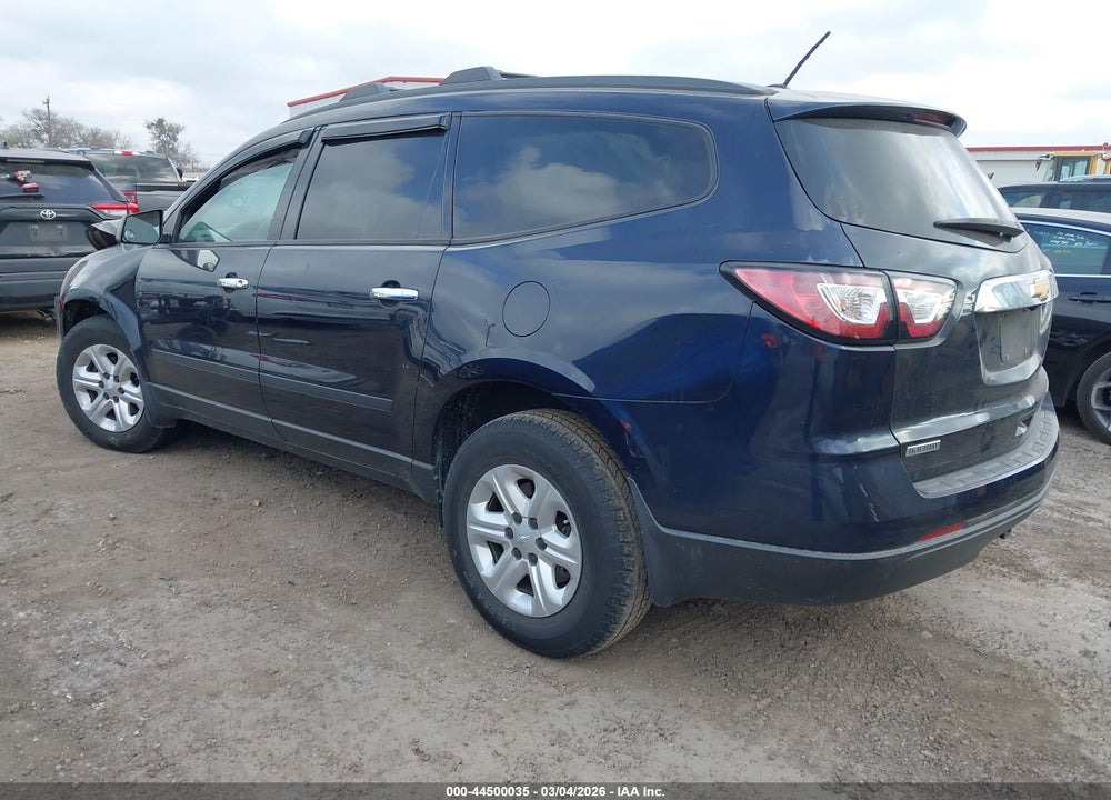 2015 CHEVROLET TRAVERSE LS VIN: 1GNKRFKD7FJ353086