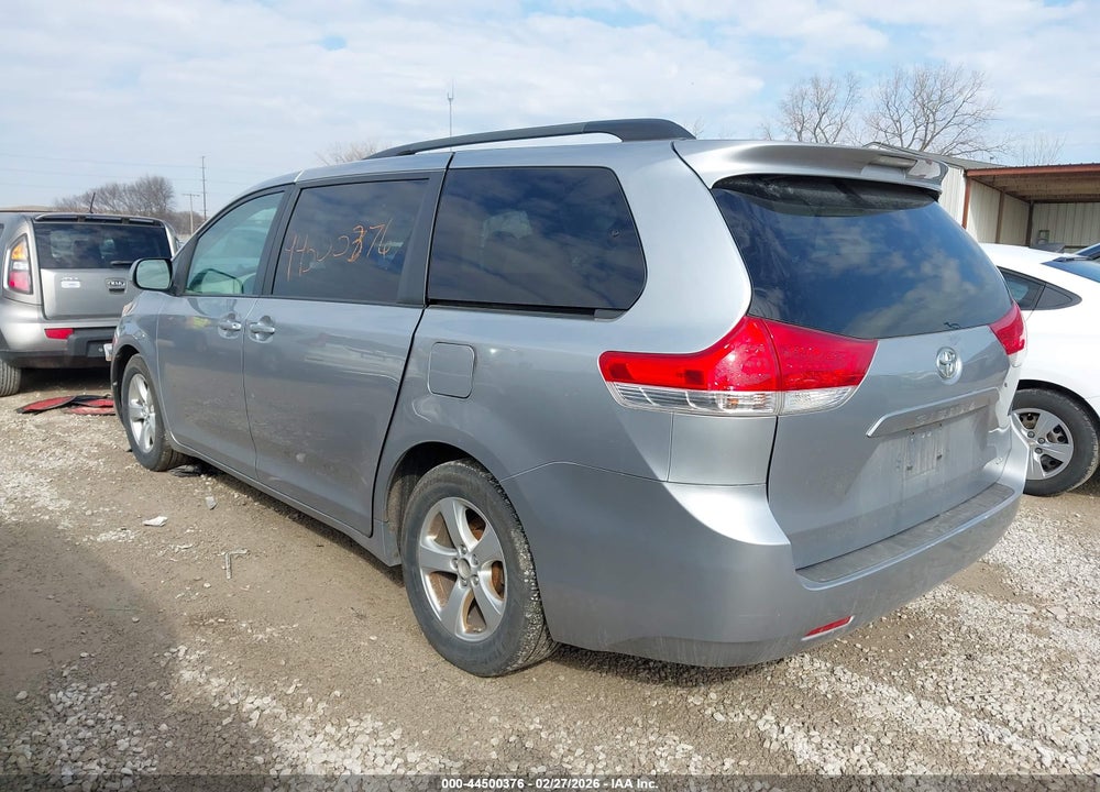 2011 TOYOTA SIENNA LE V6 VIN: 5TDKK3DC3BS111022