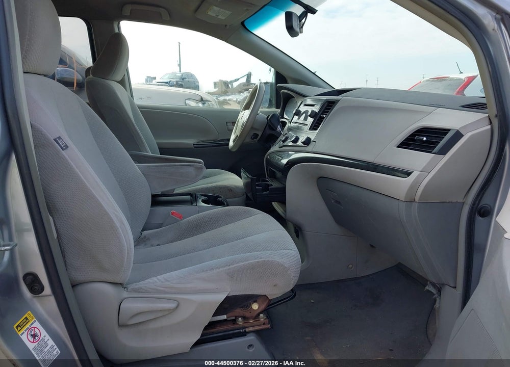 2011 TOYOTA SIENNA LE V6 VIN: 5TDKK3DC3BS111022