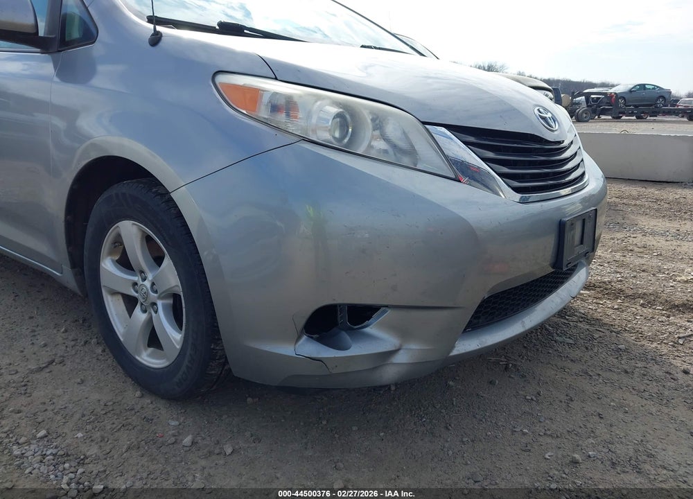 2011 TOYOTA SIENNA LE V6 VIN: 5TDKK3DC3BS111022
