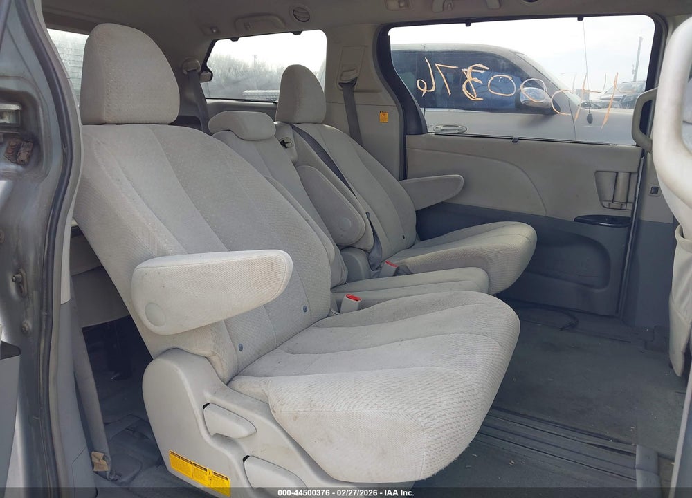 2011 TOYOTA SIENNA LE V6 VIN: 5TDKK3DC3BS111022