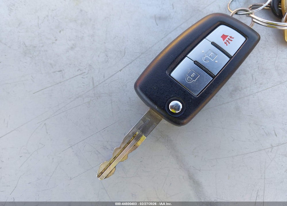 2019 NISSAN ROGUE S VIN: 5N1AT2MT1KC755859