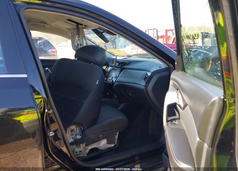 2019 NISSAN ROGUE S VIN: 5N1AT2MT1KC755859